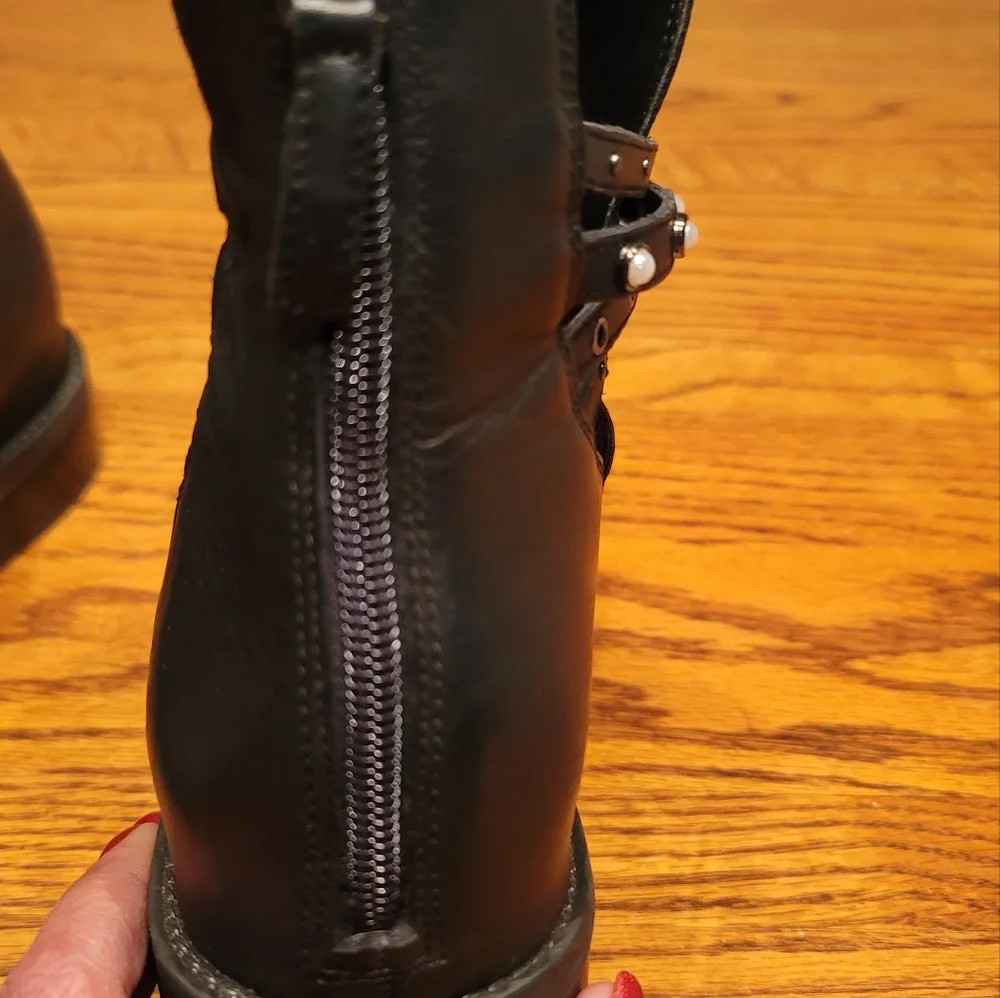 Nine West Black Genuine Leather Studded Cutout Zip Back Boots Shoes Size 9.5